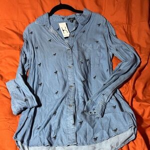 Hannah Light Blue Shirt with Black Horse Pattern